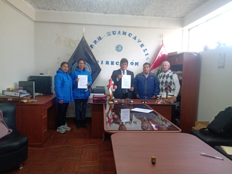 Firma de convenio de apoyo Interinstitucional entre el IESPPH y la institución Salud Mental – Huancacelica